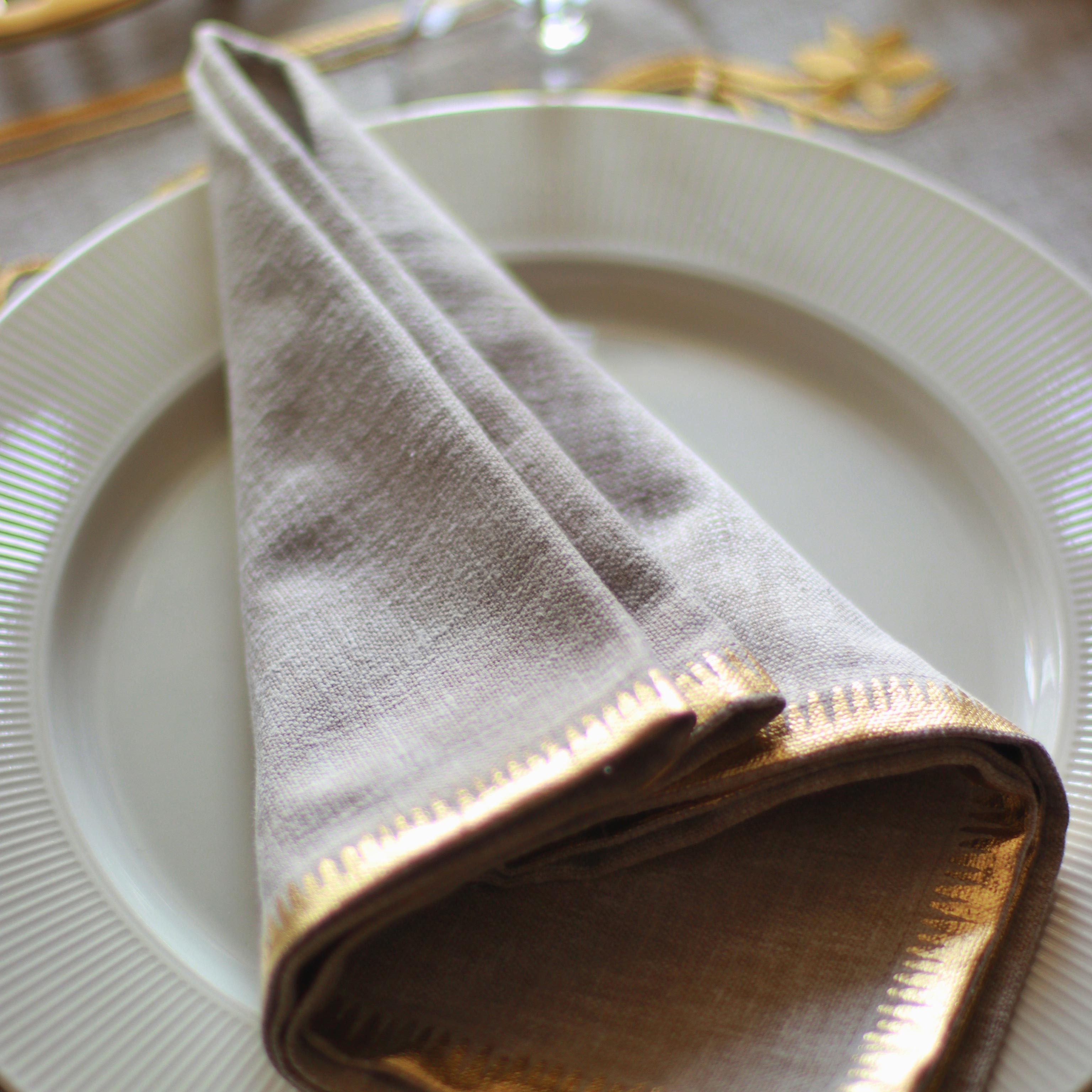 Napkins & Napkin Rings in Beige- Cotton Blend, 45 cm x 45 cm