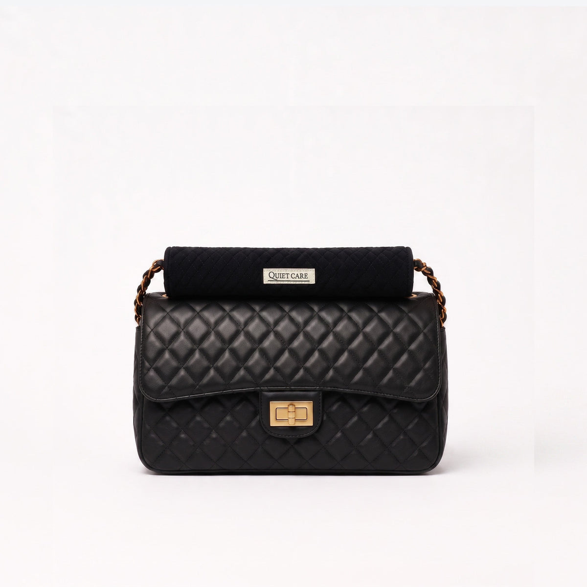 Quilted velvet chain wrap in black, 12 cm, padding the chain on a quilted flap bag