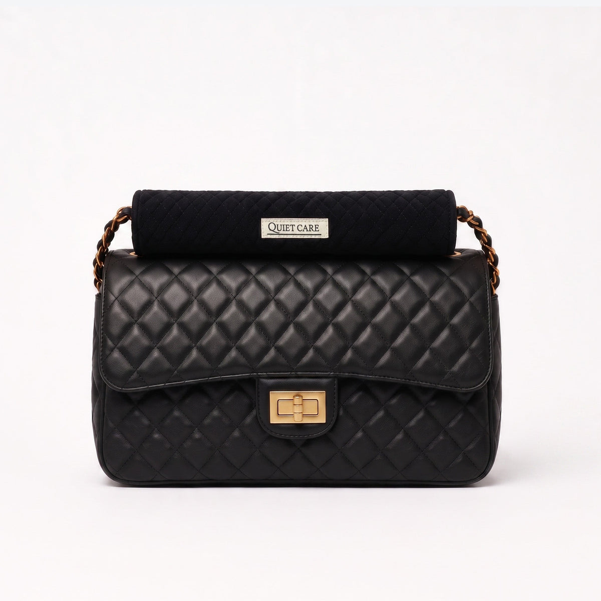 Quilted velvet chain wrap in black, 15 cm, padding the chain on a quilted flap bag
