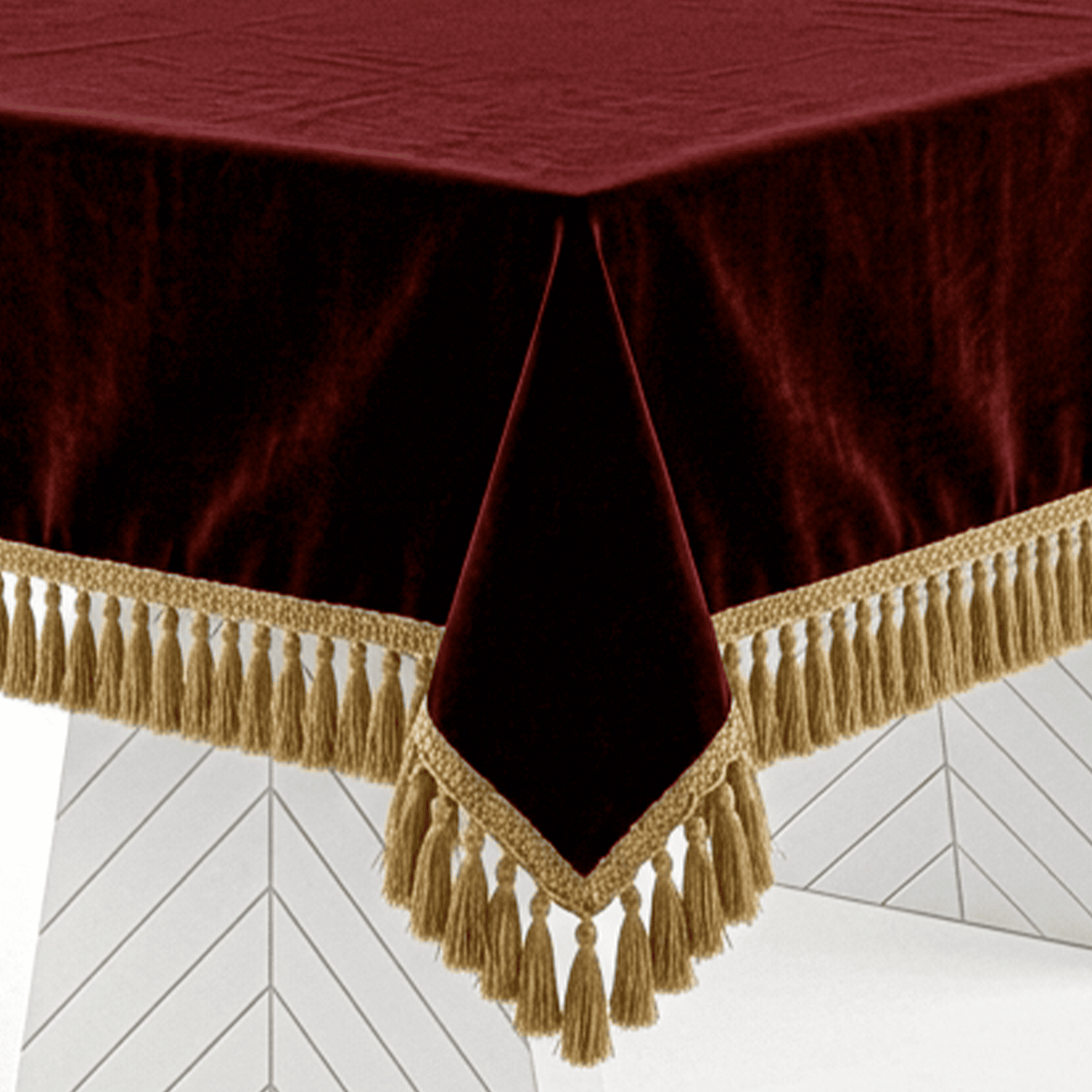 Red Empress Table Cover, full table